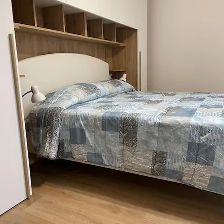 Apartment Casa Di Silvia Cir 013075-lni-00275 Como
